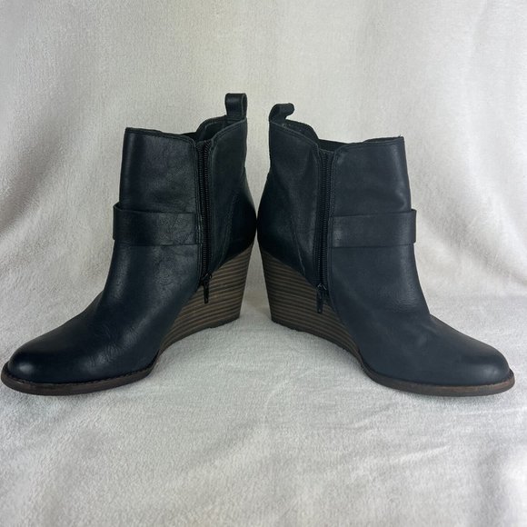 Lucky Brand Yishi Ankle Booties 8.5 Black Leather Stacked Wedge Zip Buck… - Picture 7 of 12